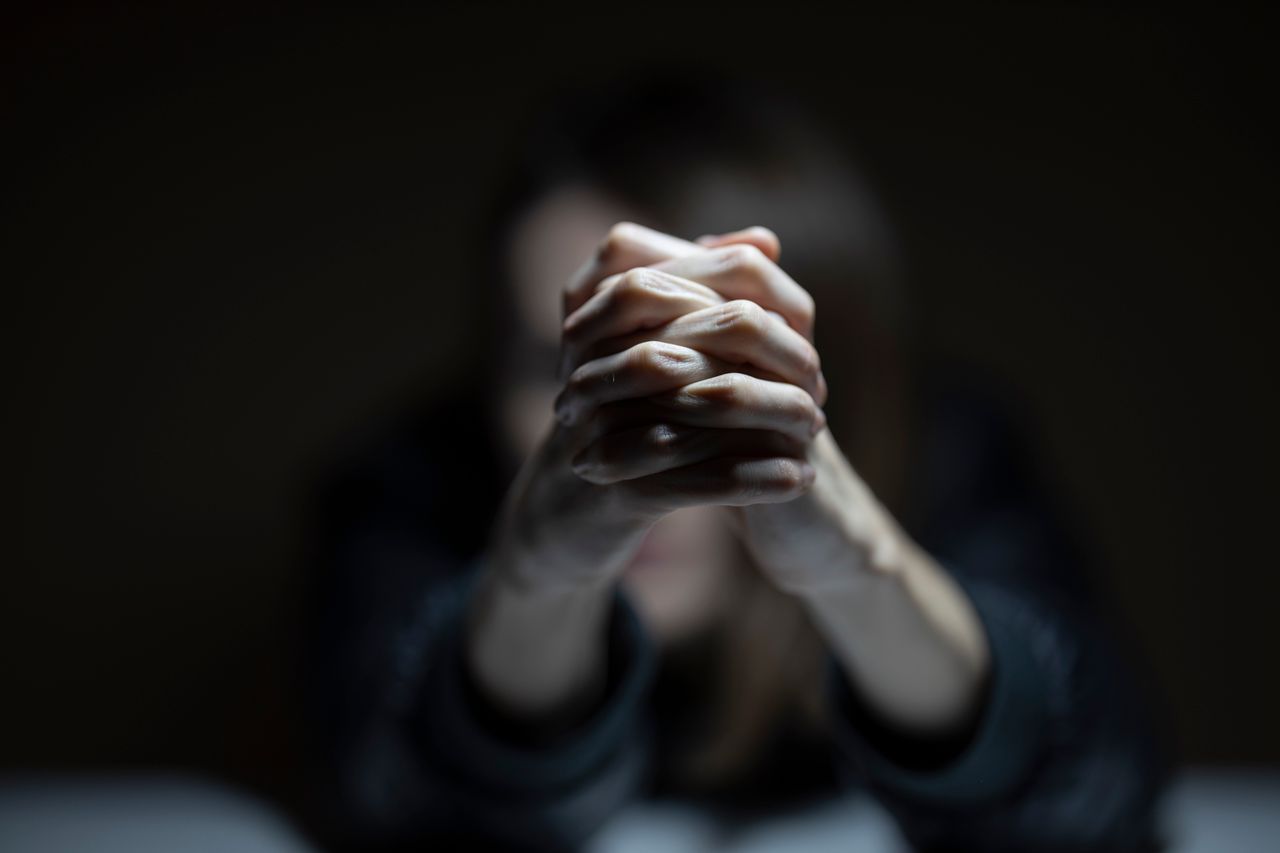 biddende vrouw.jpg