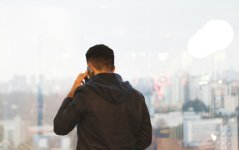 Bellen met je kind na scheiding: het masker doorbreken