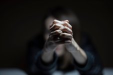 biddende vrouw.jpg