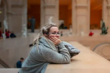 Je volwassen kind neemt afstand: hoe ga je daarmee om als ouder?